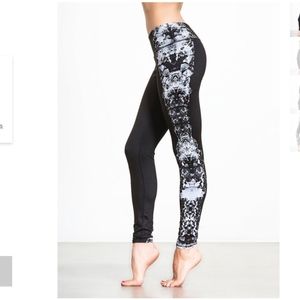 Airbrush Legging in 'Dark Crystal' S